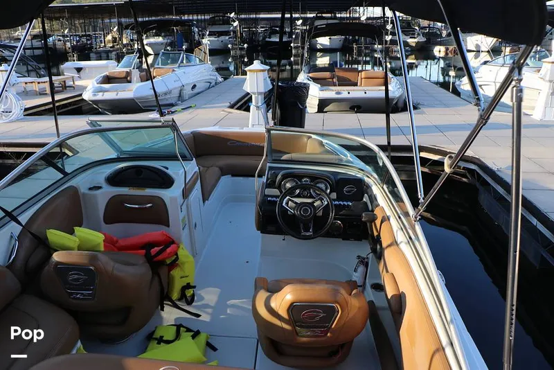 Slide: The Image of Crownline Boats E 215 XS 2023 - 16109177