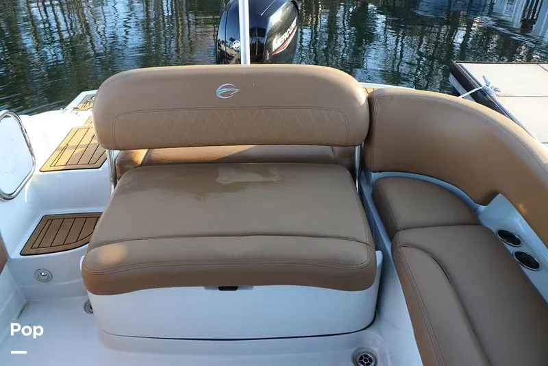 Slide: The Image of Crownline Boats E 215 XS 2023 - 16109179