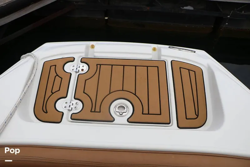 Slide: The Image of Crownline Boats E 215 XS 2023 - 16804221