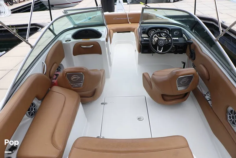 Slide: The Image of Crownline Boats E 215 XS 2023 - 16804213