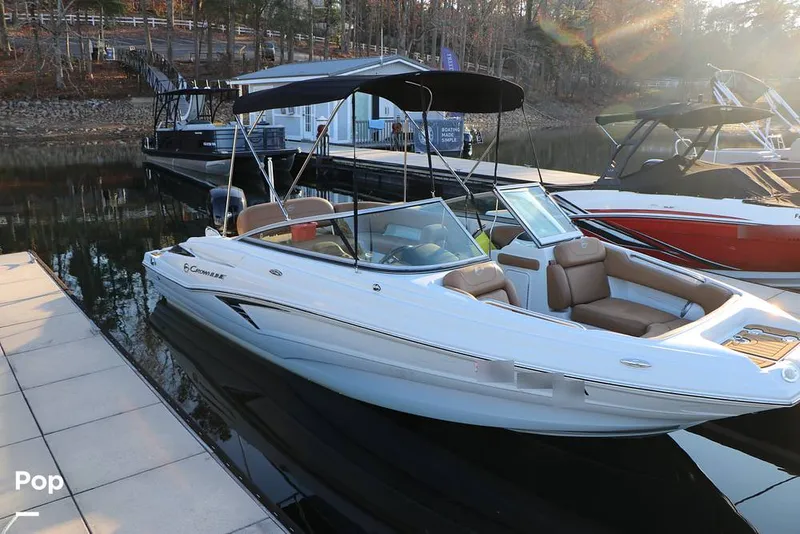 Slide: The Image of Crownline Boats E 215 XS 2023 - 16109168