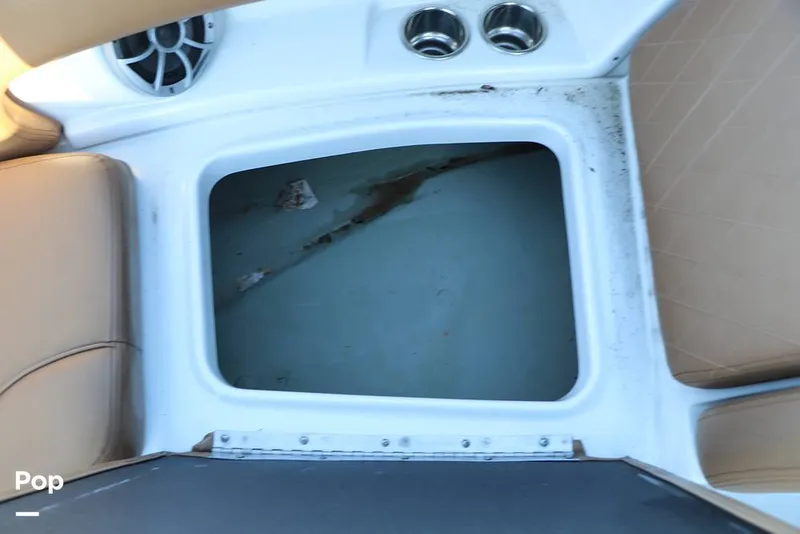 Slide: The Image of Crownline Boats E 215 XS 2023 - 16109201