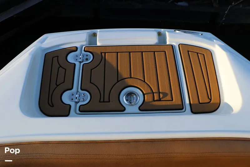 Slide: The Image of Crownline Boats E 215 XS 2023 - 16109203