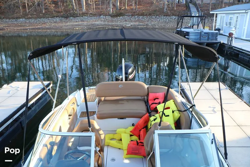 Slide: The Image of Crownline Boats E 215 XS 2023 - 16109205