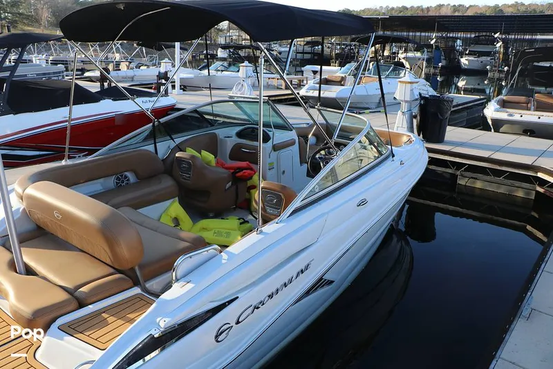 Slide: The Image of Crownline Boats E 215 XS 2023 - 16109170