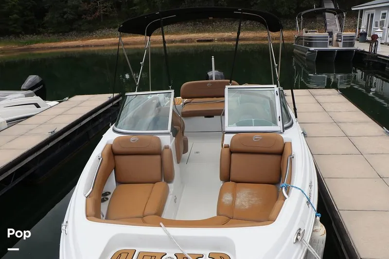 Slide: The Image of Crownline Boats E 215 XS 2023 - 16804210