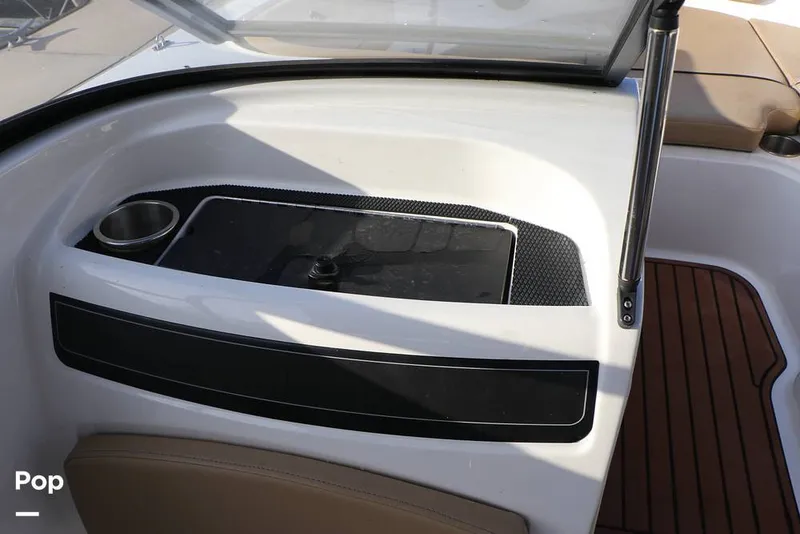 Slide: The Image of Bayliner VR5 2023 - 16109030