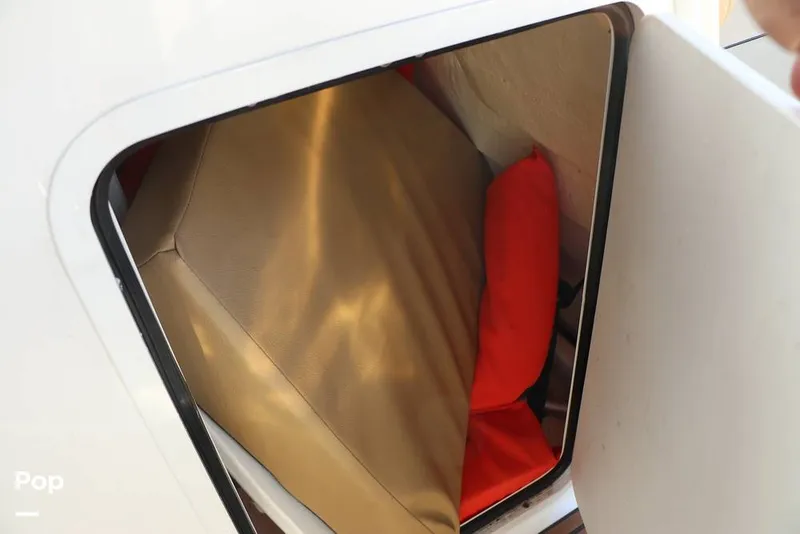 Slide: The Image of Bayliner VR5 2023 - 16109032