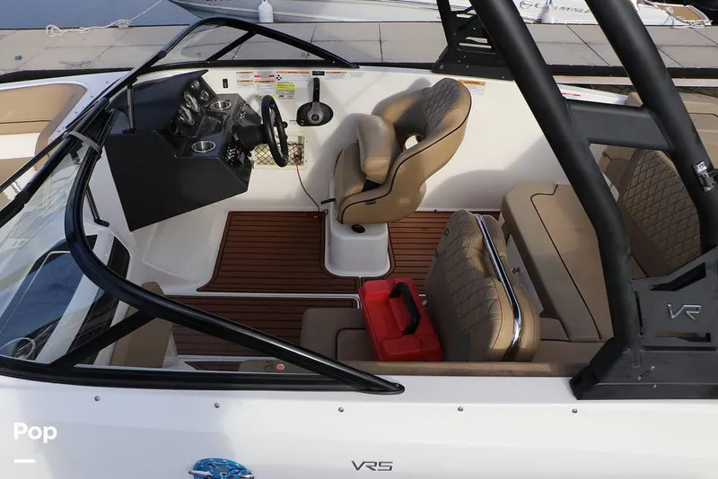 Slide: The Image of Bayliner VR5 2023 - 16109011