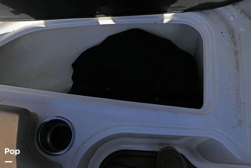 Slide: The Image of Bayliner VR5 2023 - 16109038