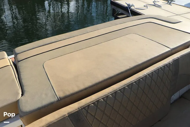 Slide: The Image of Bayliner VR5 2023 - 16109046