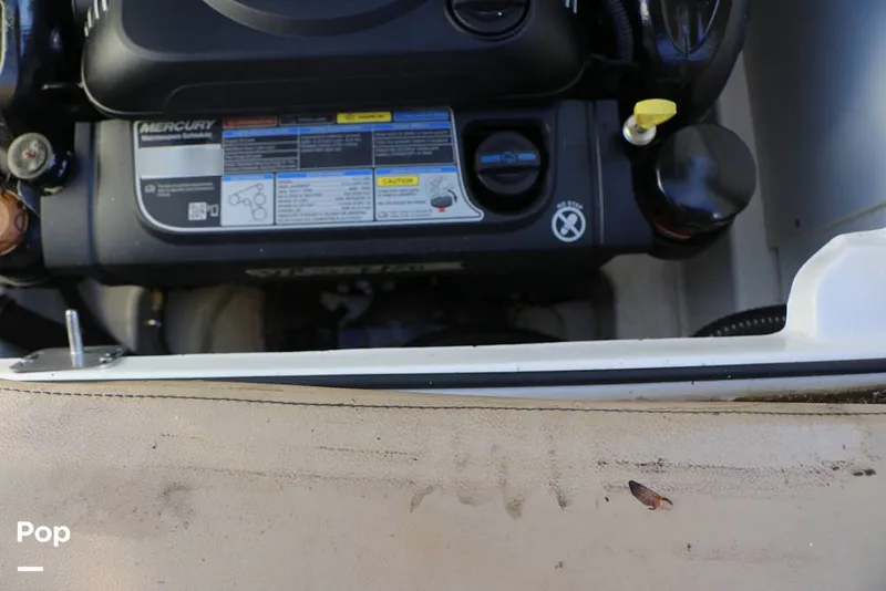 Slide: The Image of Bayliner VR5 2023 - 16109044