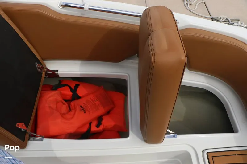 Slide: The Image of Crownline Boats E 230 XS 2025 - 16804713