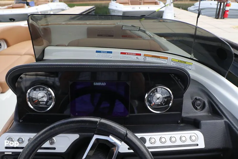 Slide: The Image of Crownline Boats E 230 XS 2025 - 16804728