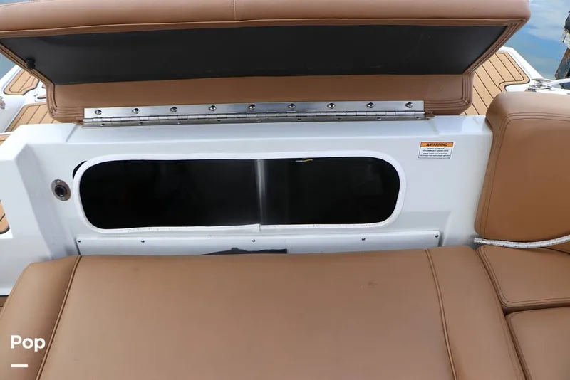 Slide: The Image of Crownline Boats E 230 XS 2025 - 16804737
