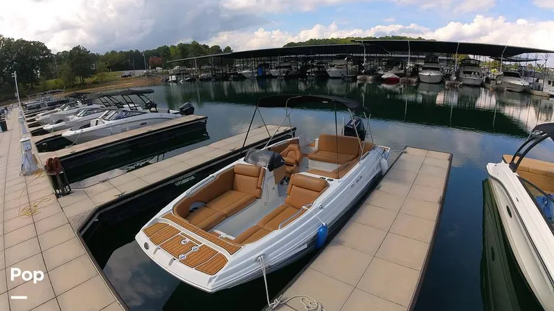 Slide: The Image of Crownline Boats E 230 XS 2025 - 16804741