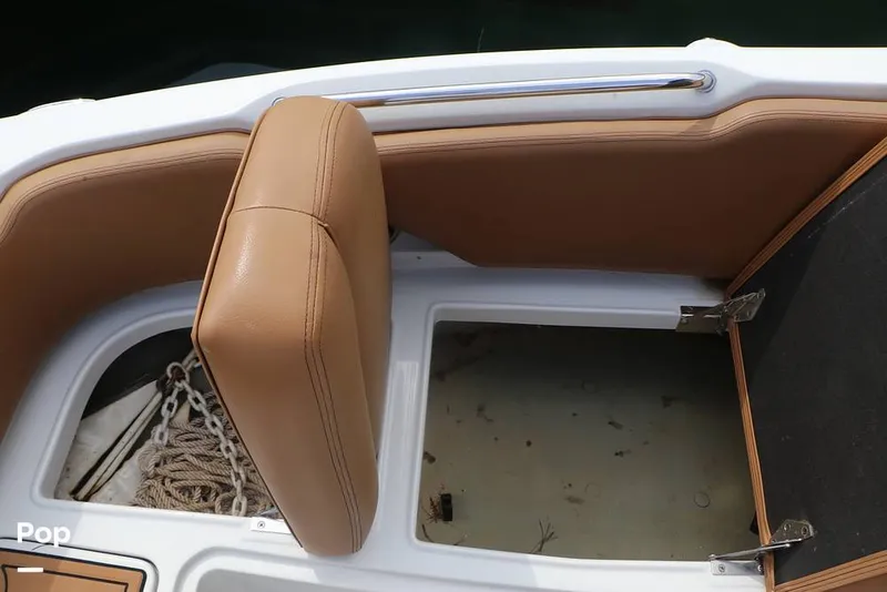 Slide: The Image of Crownline Boats E 230 XS 2025 - 16804712