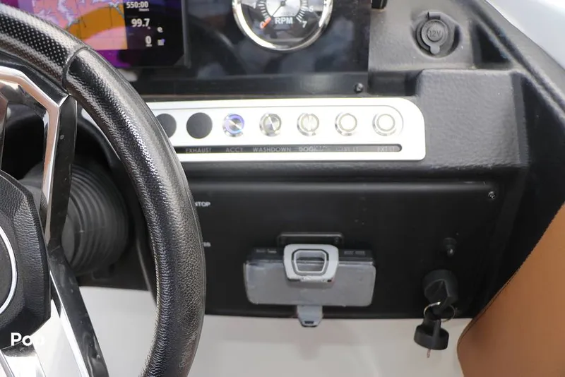 Slide: The Image of Crownline Boats E 230 XS 2025 - 16804726