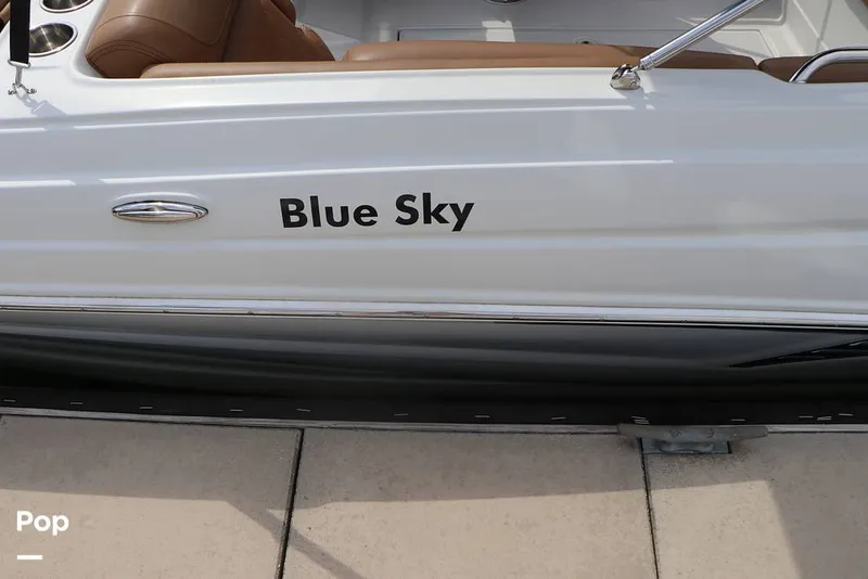 Slide: The Image of Crownline Boats E 230 XS 2025 - 16804738