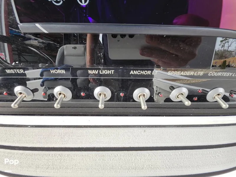 Slide: The Image of Sea Pro 320 DLX 2023 - 16168075