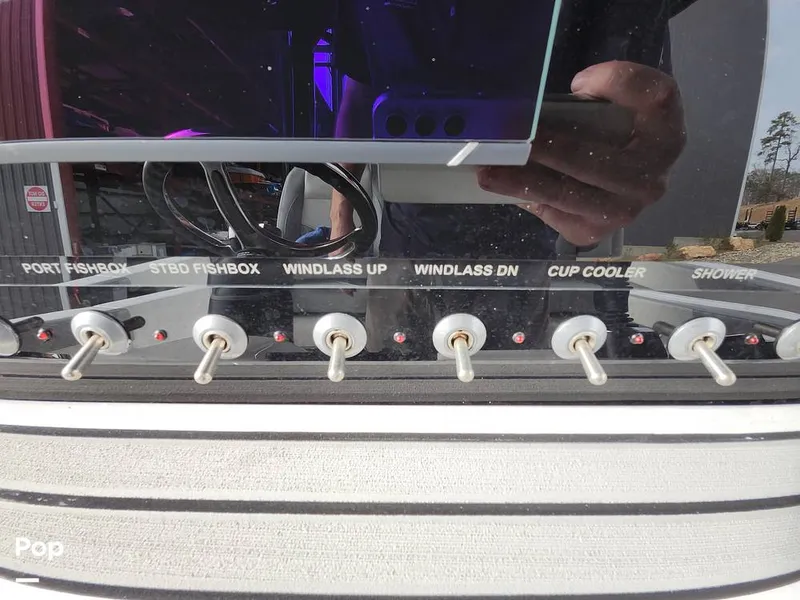 Slide: The Image of Sea Pro 320 DLX 2023 - 16168076