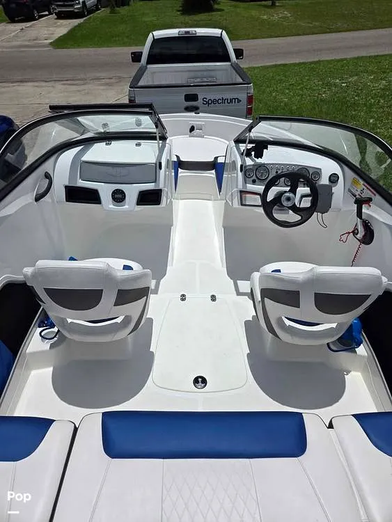 Slide: The Image of Tahoe 185S 2022 - 16163770