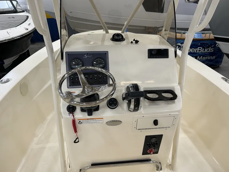 Slide: The Image of Scout 195 Sportfish 2024 - 3