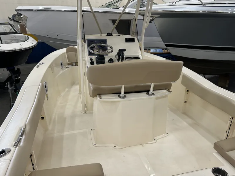 Slide: The Image of Scout 195 Sportfish 2024 - 4