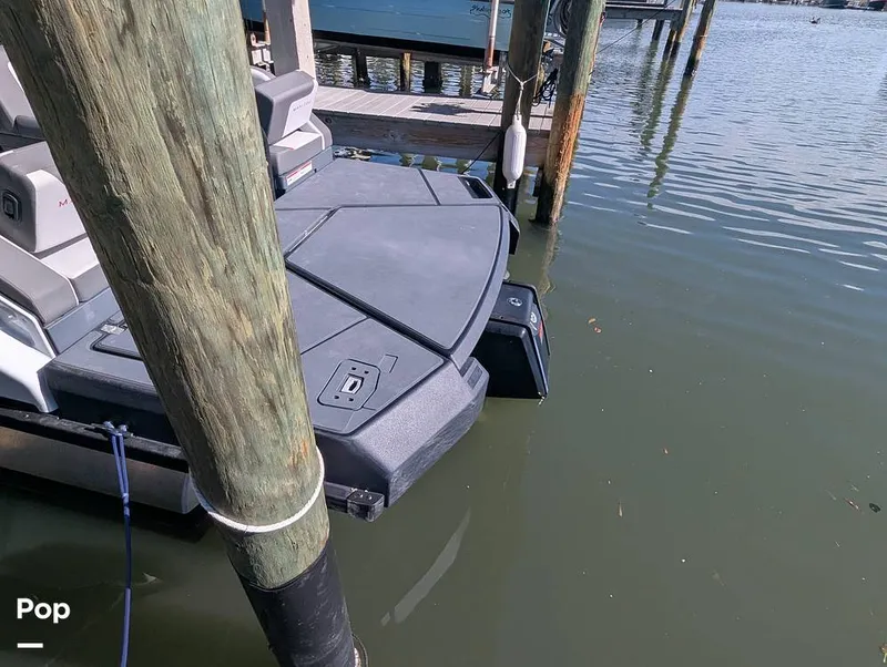 Slide: The Image of Manitou Cruise Max 22 SGP 575 2024 - 16152527