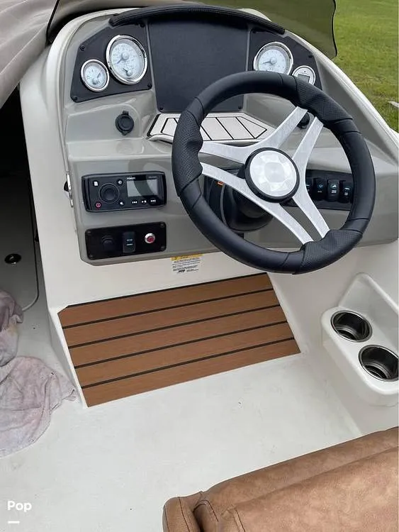 Slide: The Image of Stingray 212 SC 2022 - 16113318