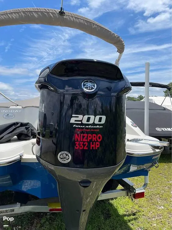 Slide: The Image of Stingray 212 SC 2022 - 16113319