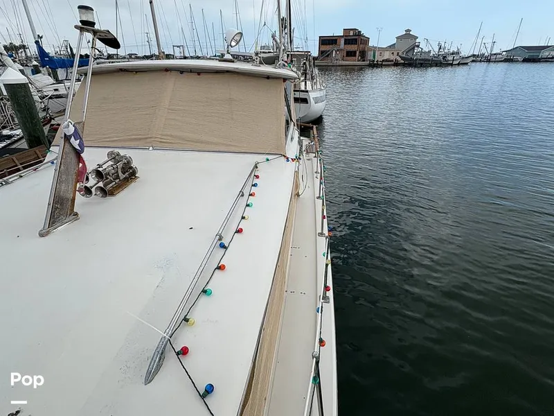 Slide: The Image of Walk Around/grab Rails - 16128806