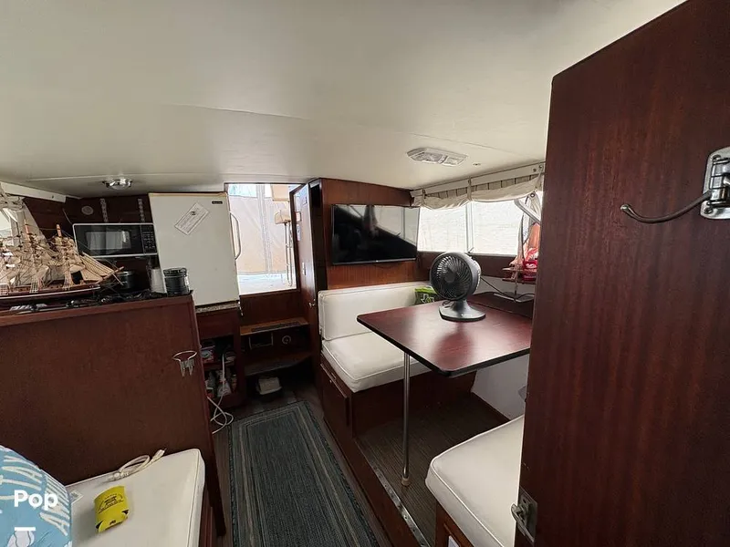 Slide: The Image of Tv/dinette Sleeper - 16128777