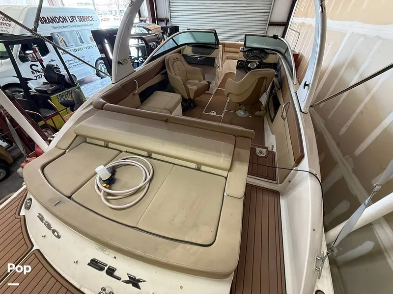 Slide: The Image of Sea Ray SLX230 2016 - 16223599