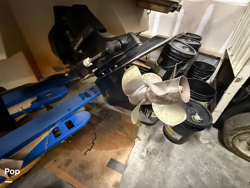 Slide: The Image of Sea Ray SLX230 2016 - 16223608