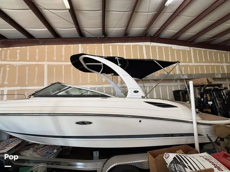 Slide: The Image of Sea Ray SLX230 2016 - 16223611