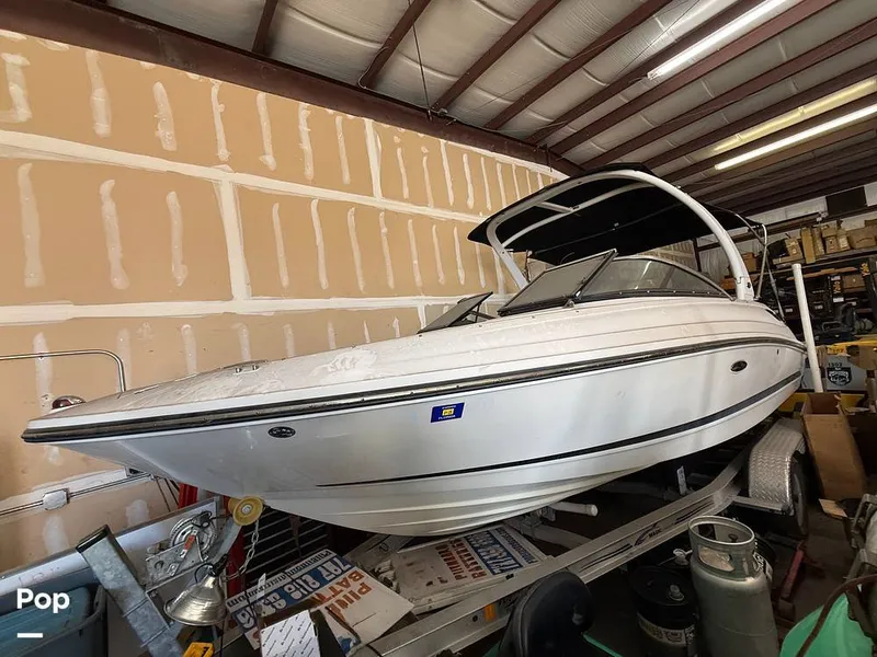 Slide: The Image of Sea Ray SLX230 2016 - 16223612