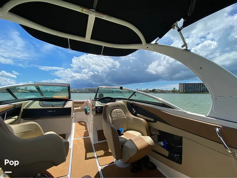 Slide: The Image of Sea Ray SLX230 2016 - 16215997