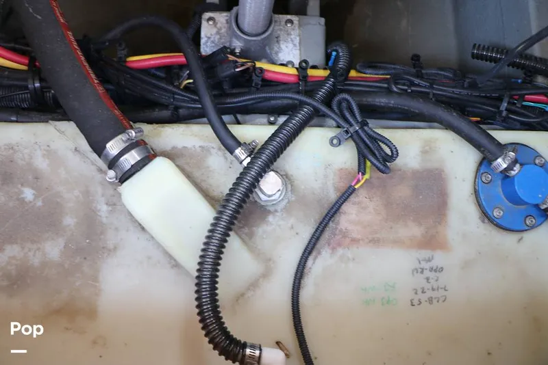 Slide: The Image of Crownline Boats E225 XS 2023 - 16295672