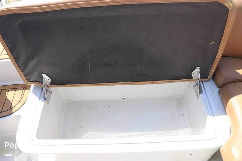 Slide: The Image of Crownline Boats E225 XS 2023 - 16295673