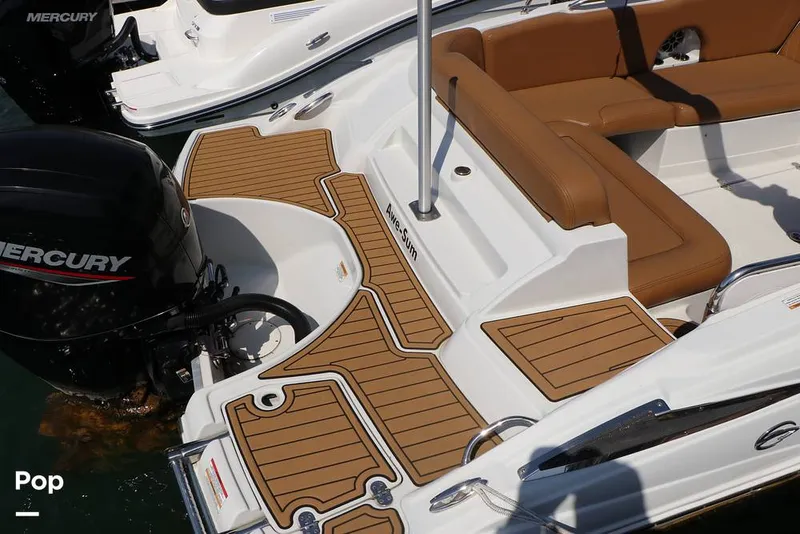 Slide: The Image of Crownline Boats E225 XS 2023 - 16295554