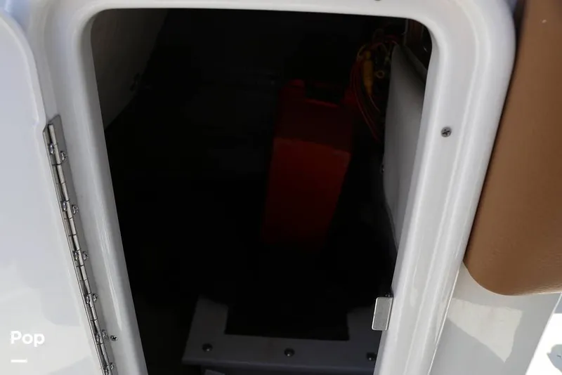 Slide: The Image of Crownline Boats E225 XS 2023 - 16295682