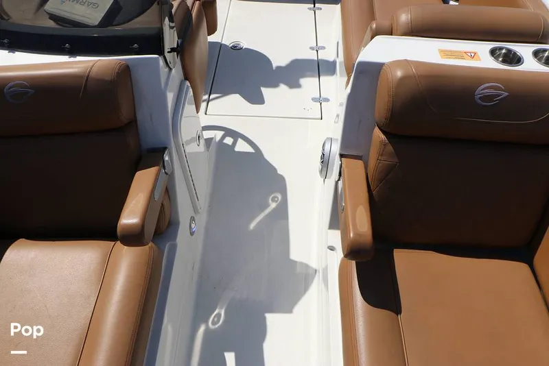 Slide: The Image of Crownline Boats E225 XS 2023 - 16295688