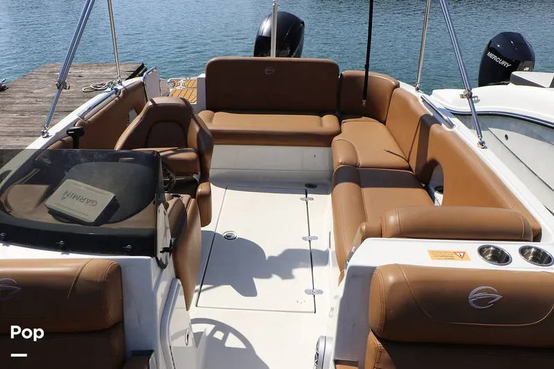 Slide: The Image of Crownline Boats E225 XS 2023 - 16295689