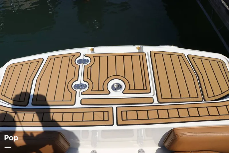 Slide: The Image of Crownline Boats E225 XS 2023 - 16295690