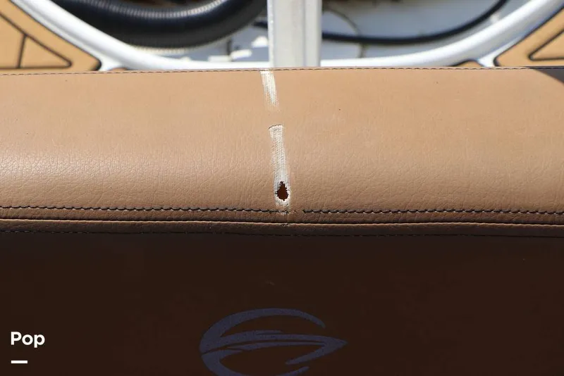 Slide: The Image of Crownline Boats E225 XS 2023 - 16304620