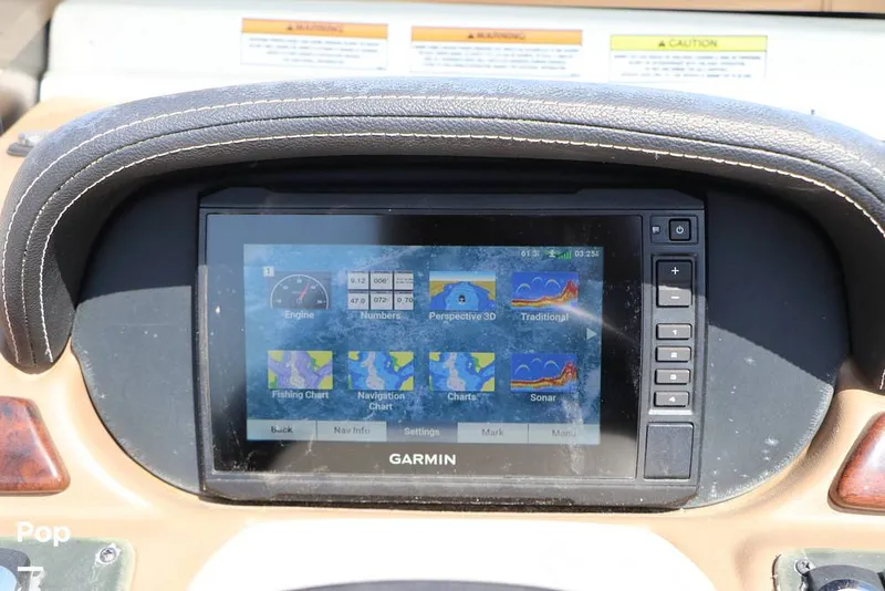 Slide: The Image of Crownline Boats E225 XS 2023 - 16304624