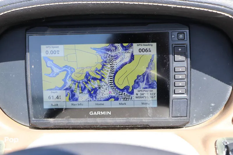 Slide: The Image of Crownline Boats E225 XS 2023 - 16304625