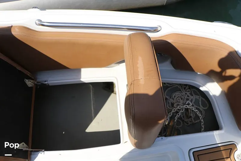 Slide: The Image of Crownline Boats E225 XS 2023 - 16304628