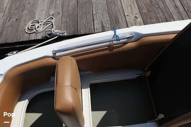 Slide: The Image of Crownline Boats E225 XS 2023 - 16304631